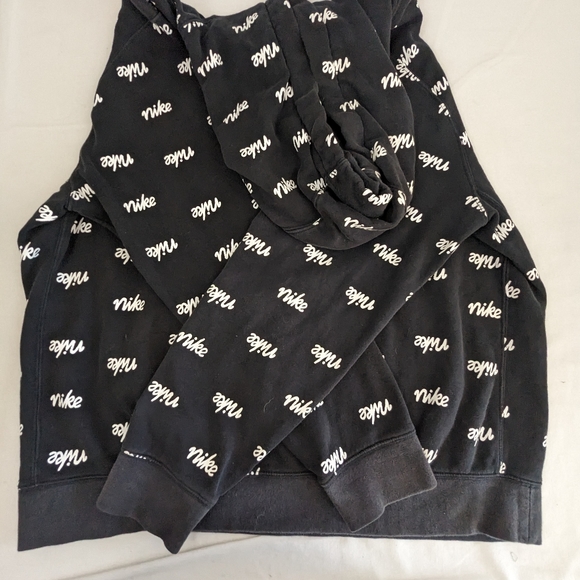 Nike Hoodie with Front Pockets - Like New Condition Large - Picture 3 of 8